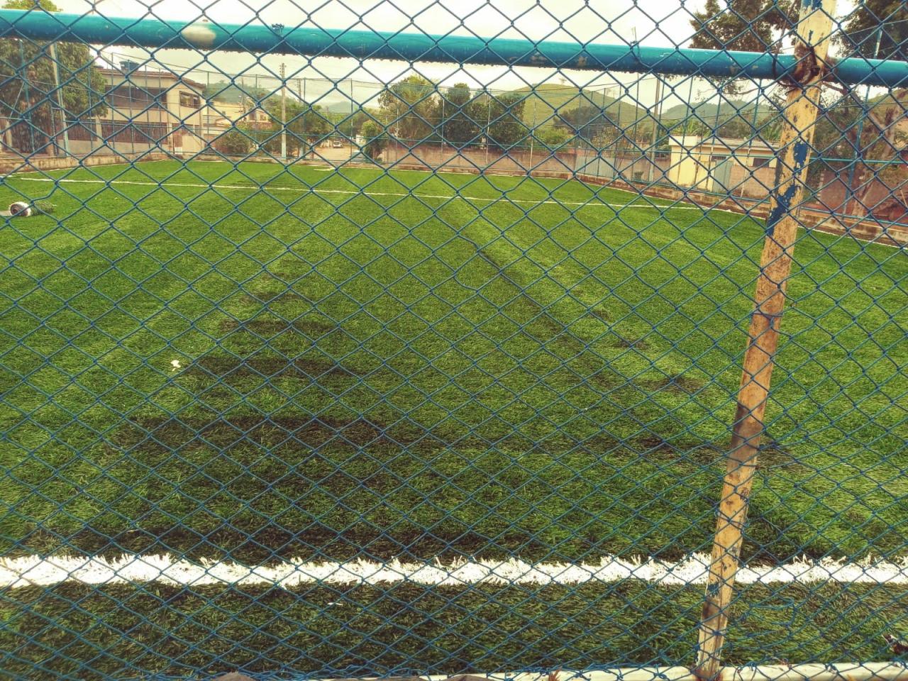 Início da obra de revitalização do campo de futebol 