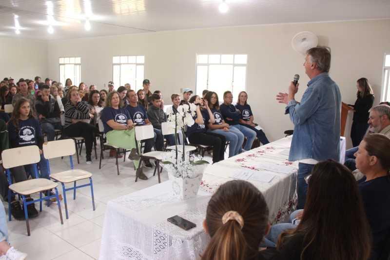 Prefeitura entrega reforma e autoriza obras em São Bento do Chapéu