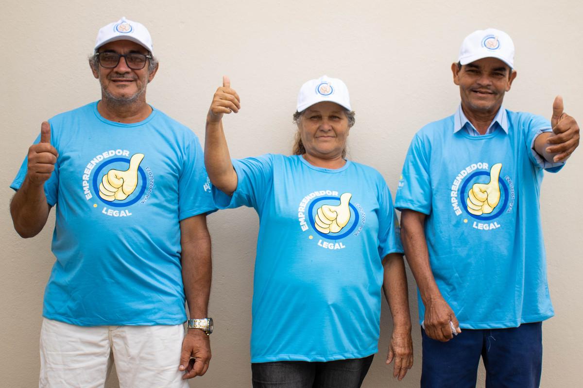 Ambulantes recebem uniformes e treinamento para o verão