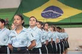 Cerimônia de Entrega de Boina para 800 estudantes da Escola Cívico-Militar Professor Cerqueira Lima