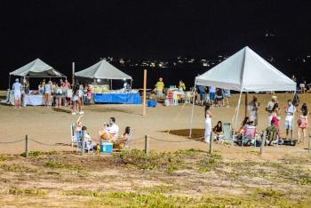 Mais de 66% das tendas para o Réveillon na praia de Camburi já foram reservadas.