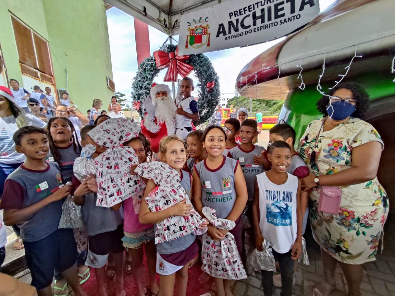 Natal Feliz atendeu 1.100 crianças na Vila Olímpica