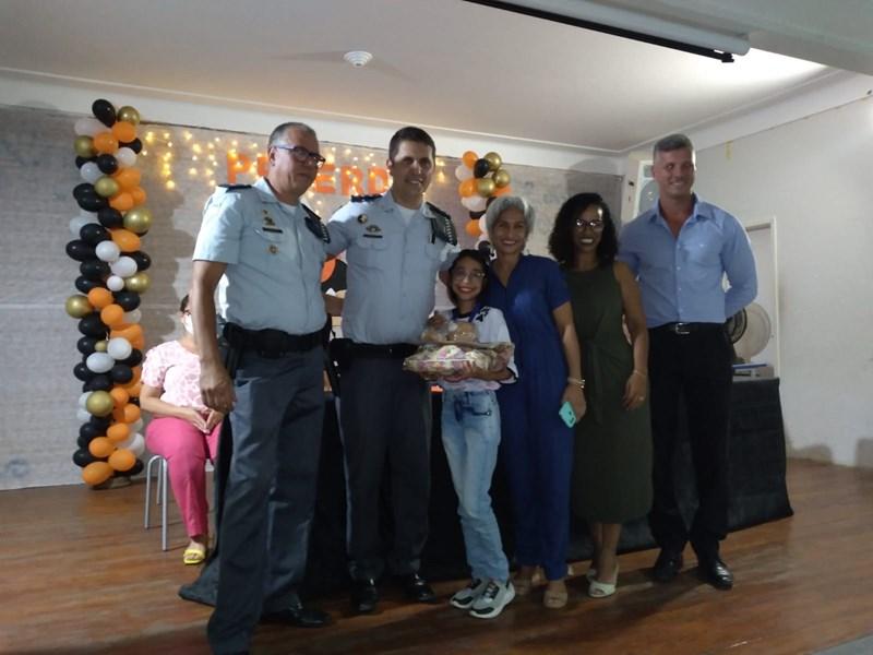 Polícia militar realizou formatura de 68 alunos do PROERD no município de Apiacá (ES)