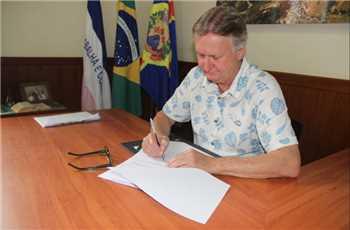 Prefeitura concede revisão geral de vencimentos aos servidores públicos