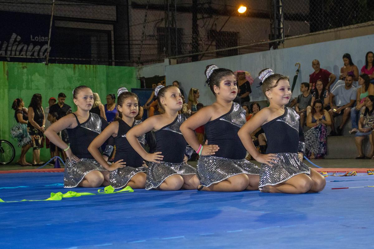 Talentos de Piúma se apresentam no Festival de Ginástica Rítmica do Projeto Juntos