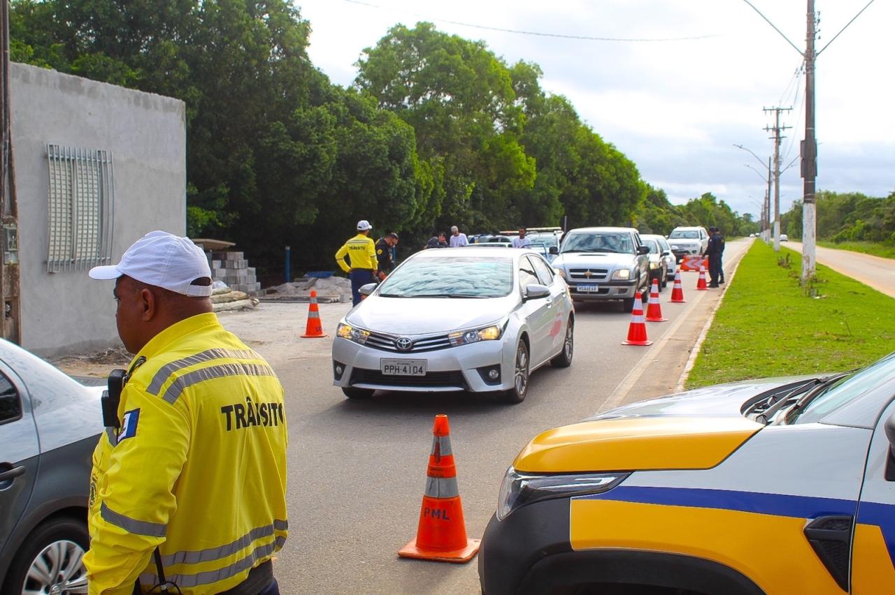 Mais de 1,1 mil motoristas foram abordados durante Operação Verão no fim de semana