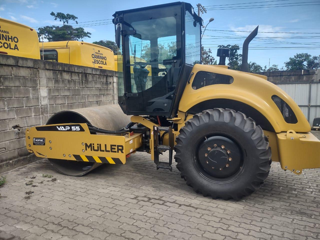 Novo rolo compactador já melhora estradas rurais