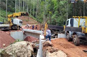 Pontes de madeira são substituídas por estruturas de concreto