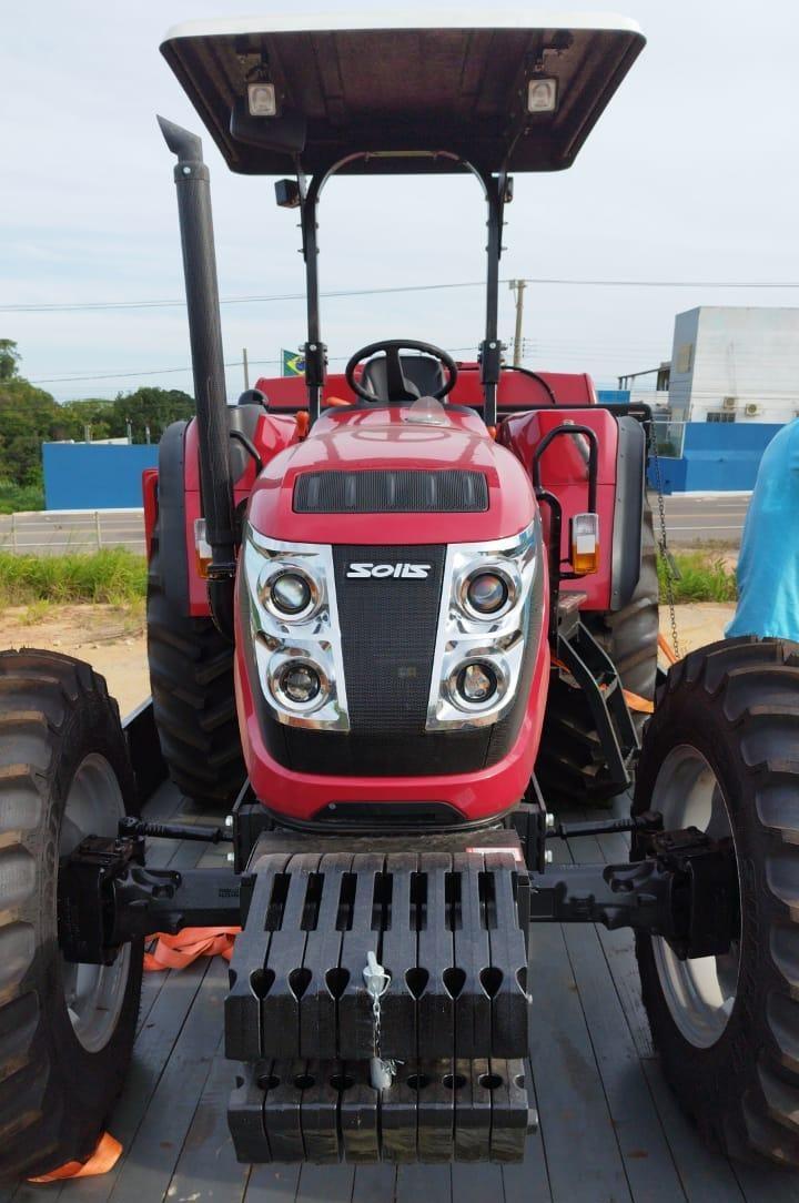 Prefeitura adquire trator agrícola e outros equipamentos