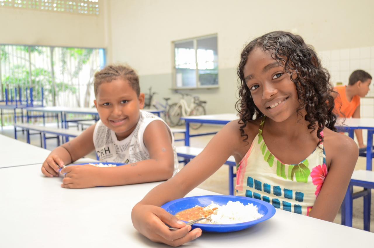Refeições do Programa Almoço nas Férias serão servidas pela Prefeitura de Linhares até a próxima sexta-feira, dia 3