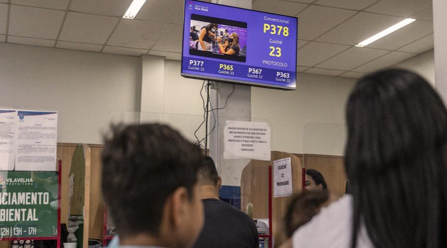 Sede da prefeitura recebe novos painéis de atendimento ao cidadão
