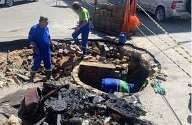 Semserv faz limpeza de galerias no bairro Bela Aurora