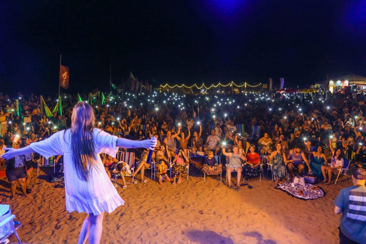 Terceira noite do Estação Pontal é sucesso de público e reúne mais de 4 mil pessoas em Pontal do Ipiranga