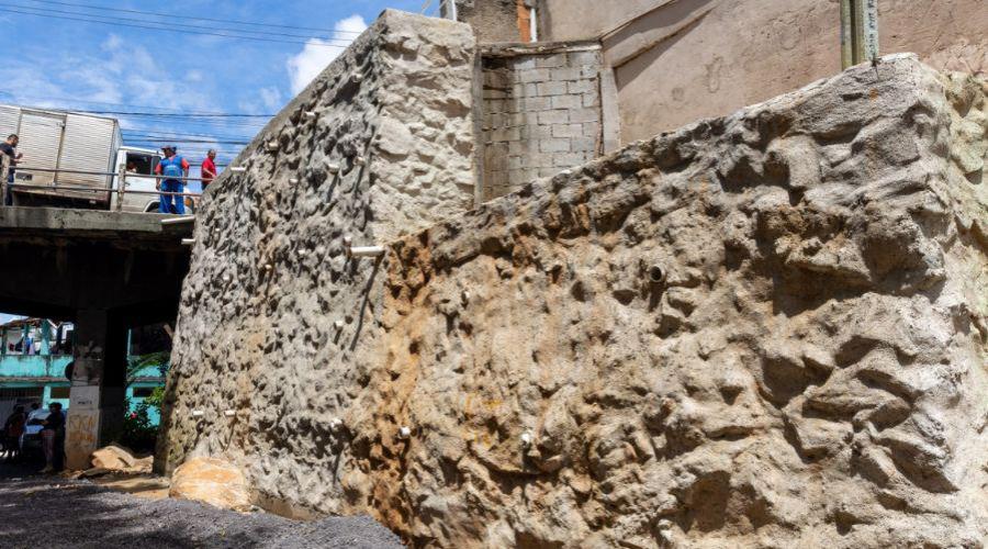 ​Vila Velha entrega mais duas obras de contenção de encostas