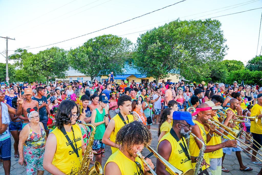 Carnaval: Banda Saudade de Outrora resgata marchinhas em apresentações no Pontal do Ipiranga