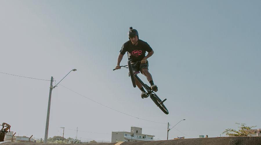 ​Desafio no skate, patins e BMX no Pump Track de Ponta da Fruta