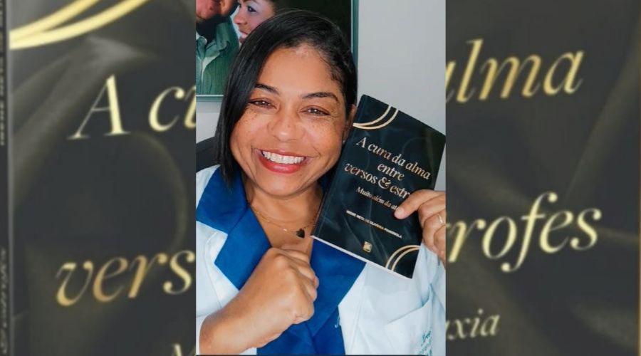 Escritora com doença neurodegenerativa lança livro na Casa da Memória