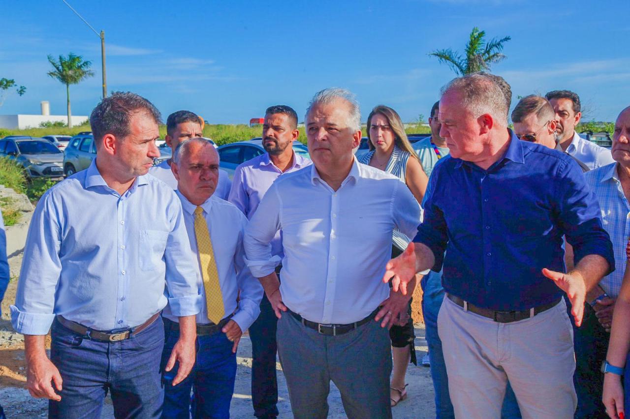 Prefeito acompanha Ministro e Governador em visita ao Aeroporto Regional de Linhares