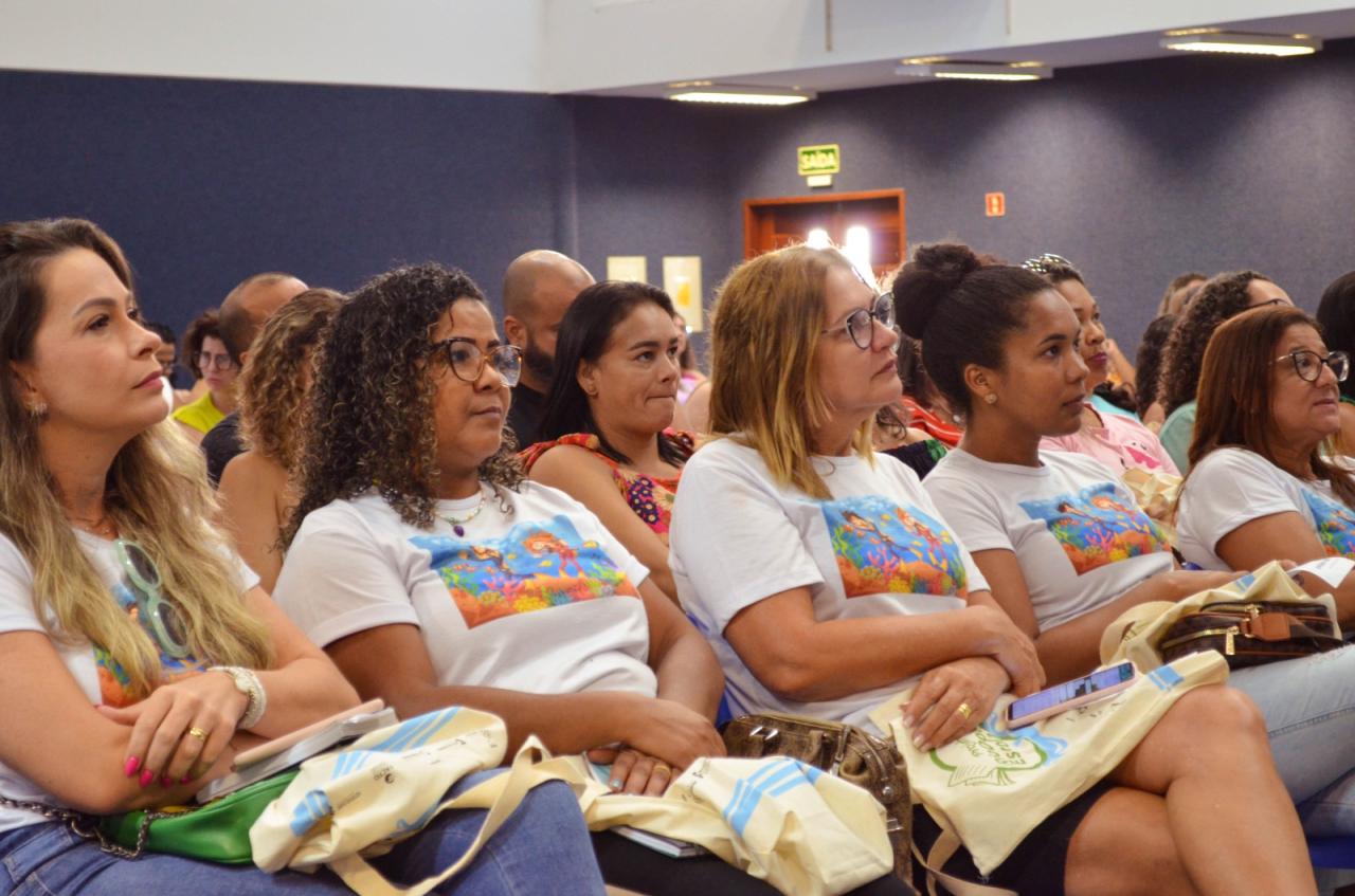 Prefeito de Linhares participa de aula inaugural dos cursos de formação em Educação Ambiental