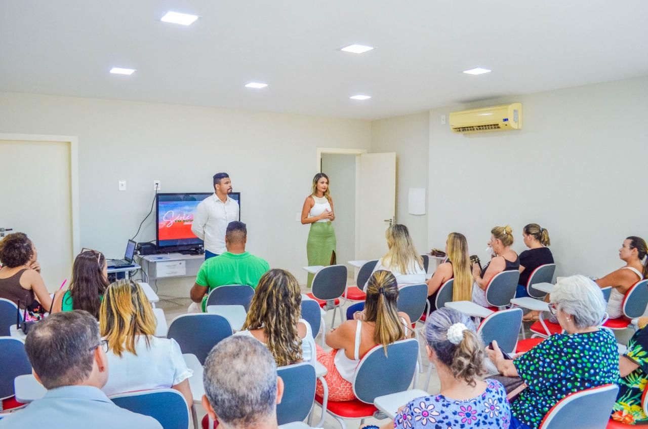 Prefeitura de Linhares promove treinamento em qualificação e educação permanente em saúde para servidores do Naps