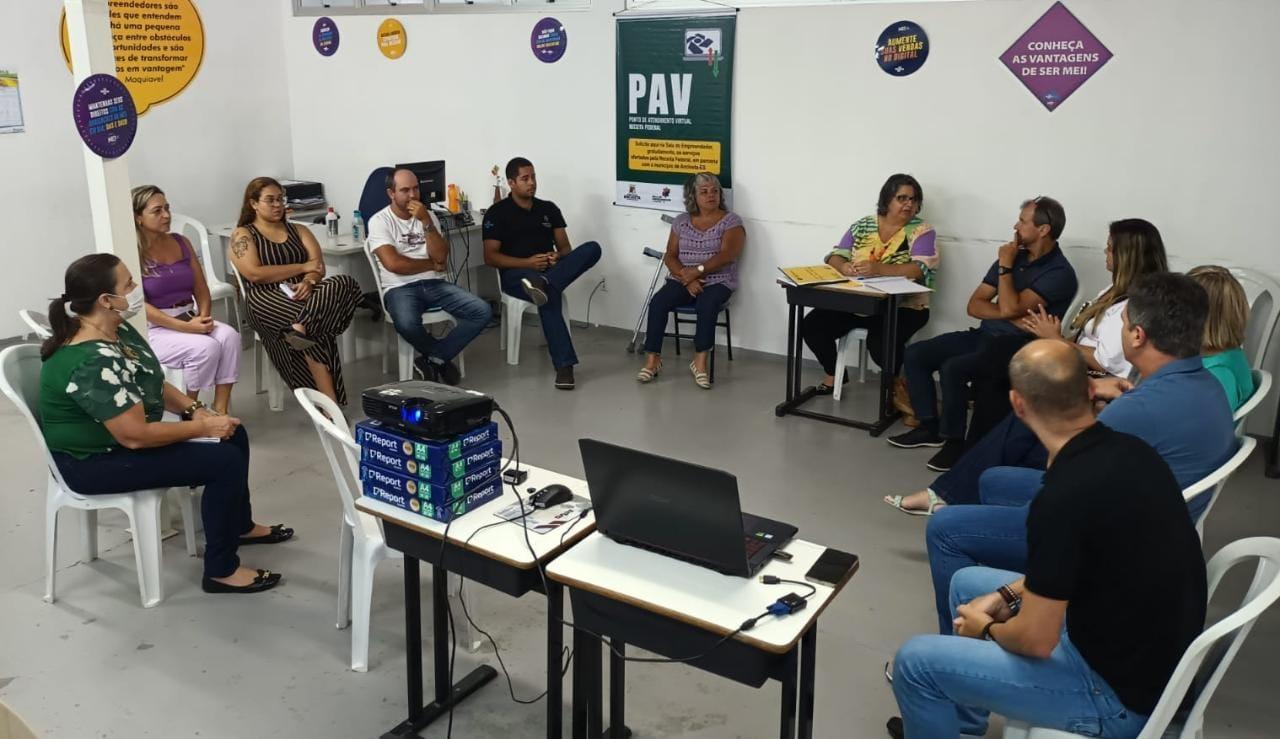 Representantes de Marechal Floriano visitam Sala do Empreendedor de Anchieta