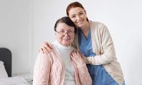 Secretaria de Assistência Social abre inscrições para curso de cuidadores de idosos na próxima segunda (27)