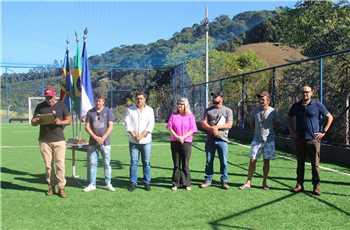 Comunidade de Tijuco Preto recebe novo Campo de Futebol Society
