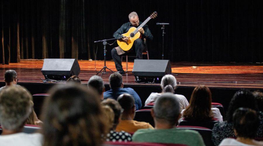 Músicos de carreira internacional se apresentam em Ilha das Flores