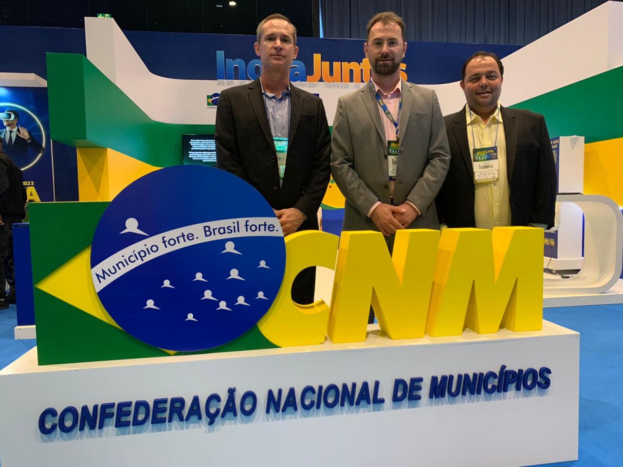 Prefeito e secretários de Anchieta participam da 24ª Marcha dos Prefeitos em Defesa dos Municípios