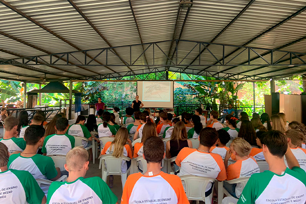Secretaria de Saúde realiza palestra sobre prevenção à dengue na Escola Elvira Barros em Serra Pelada