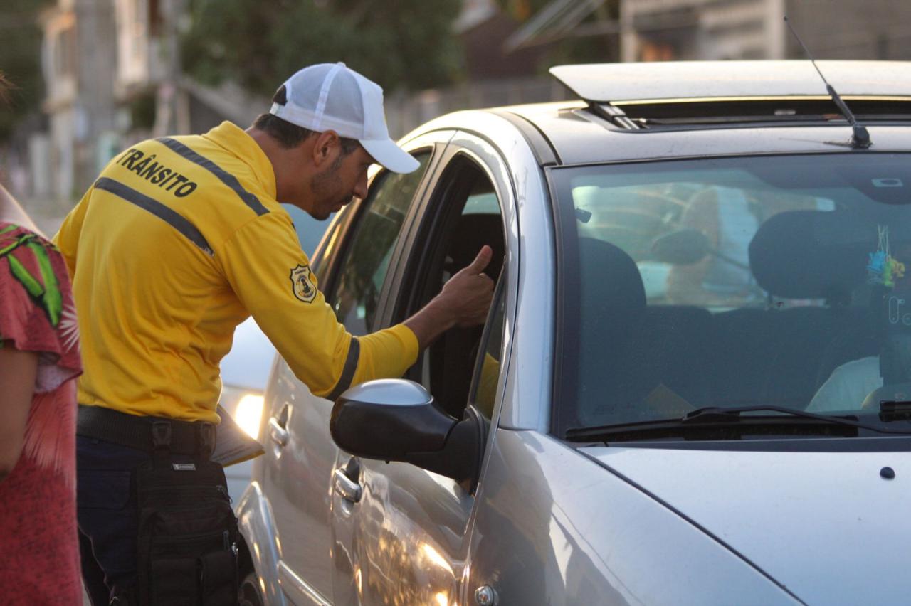 Estacionar em local proibido é a principal infração de trânsito em Linhares
