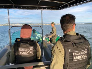 Fiscalização Ambiental percorre mar da capital na manhã do último sábado