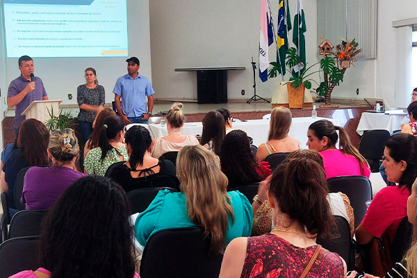 Gestão se reúne com profissionais da educação para debater o tema: seguranças nas escolas