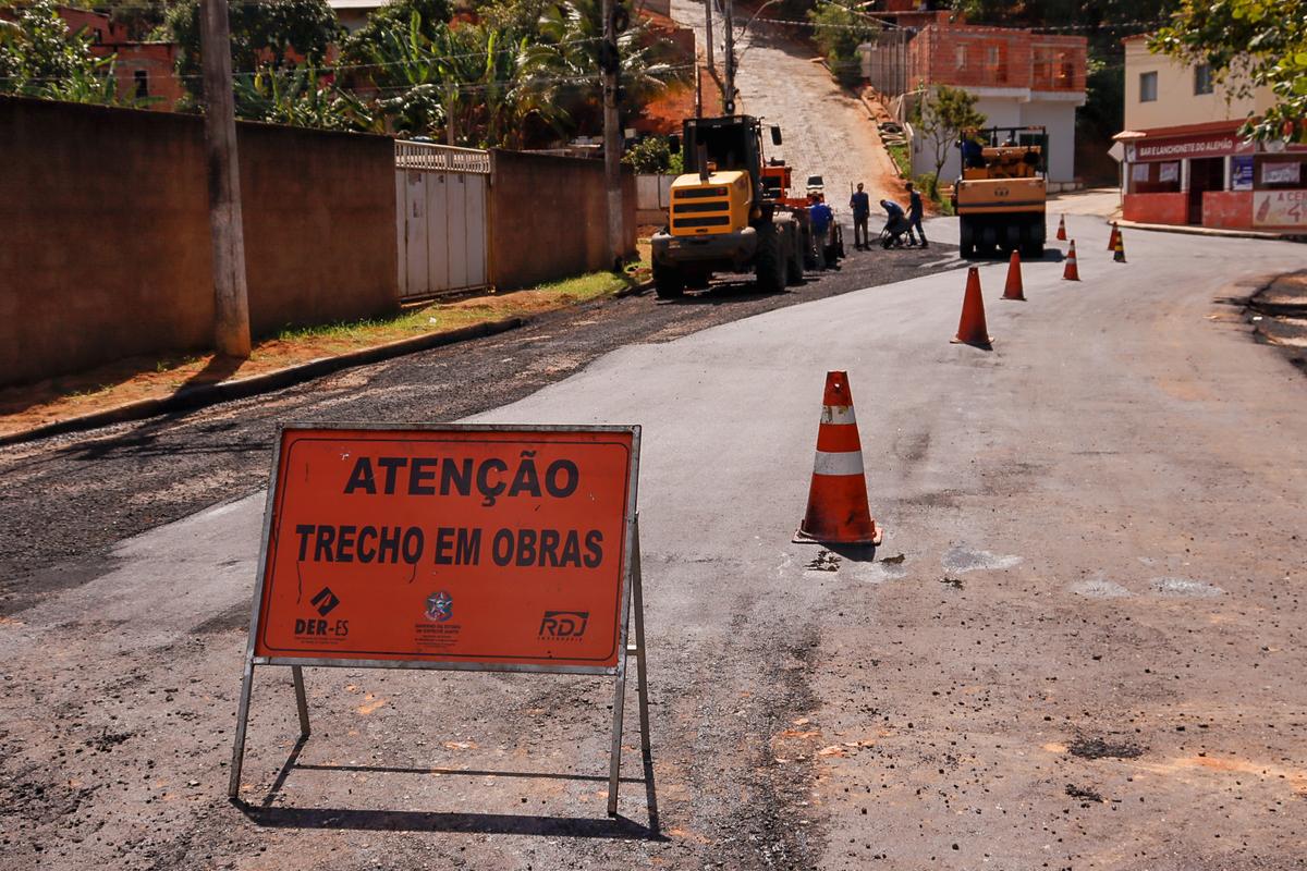 Prefeitura intensifica ‘Asfalta Piúma’ e nova pavimentação chega ao bairro Céu Azul