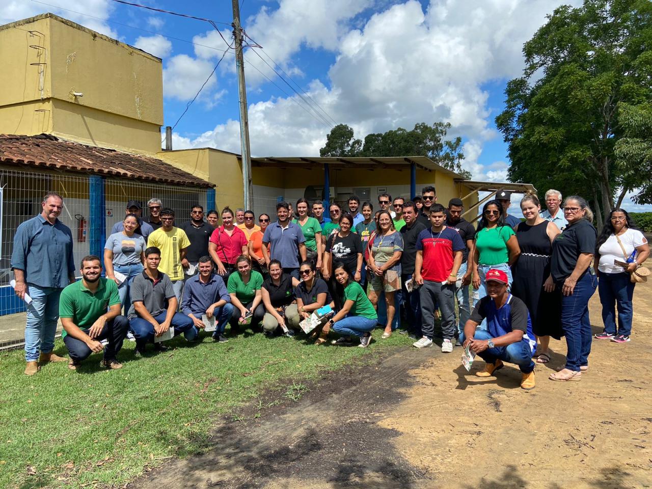 Produtores e técnicos de Minas Gerais e do Espírito Santo visitam Linhares para conhecer ações ligadas ao agronegócio