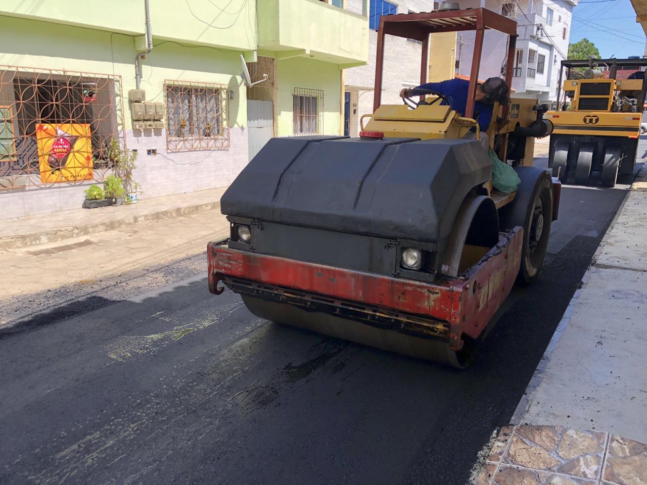 Programa ‘Asfalta Piúma’ da prefeitura chega ao bairro Tamarindo