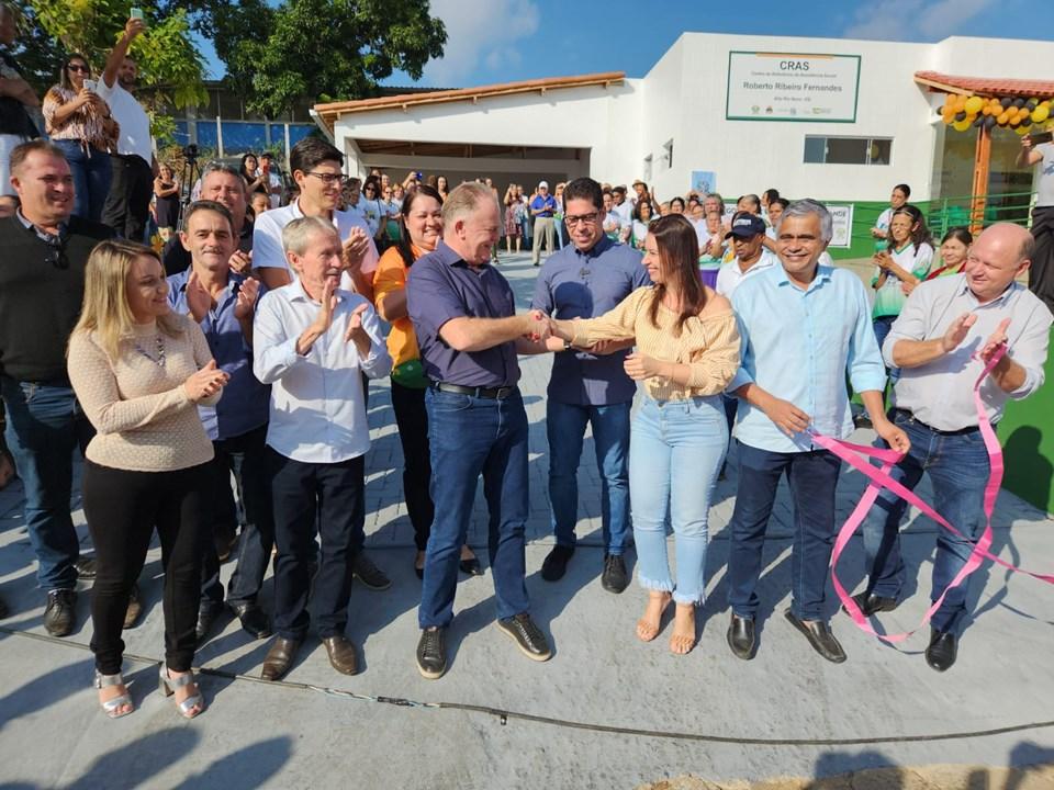 Governo entrega obras e anuncia novos investimentos em Alto Rio Novo