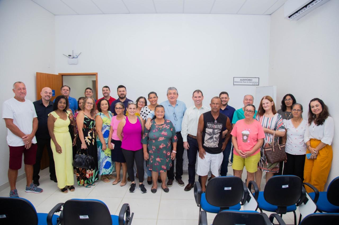 Prefeito participa de café da manhã em homenagem a 50 servidores que se aposentaram do serviço público