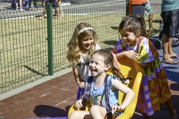 Prefeitura inaugura Parque Kids na Praça dos Namorados