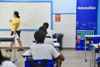 Vitória nomeia mais 440 profissionais da educação