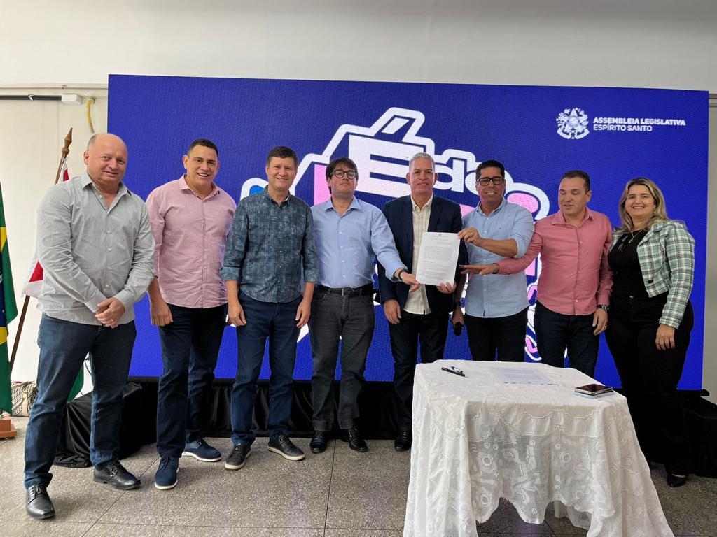 Assembleia Legislativa e Amunes assinam acordo de capacitação para gestores municipais