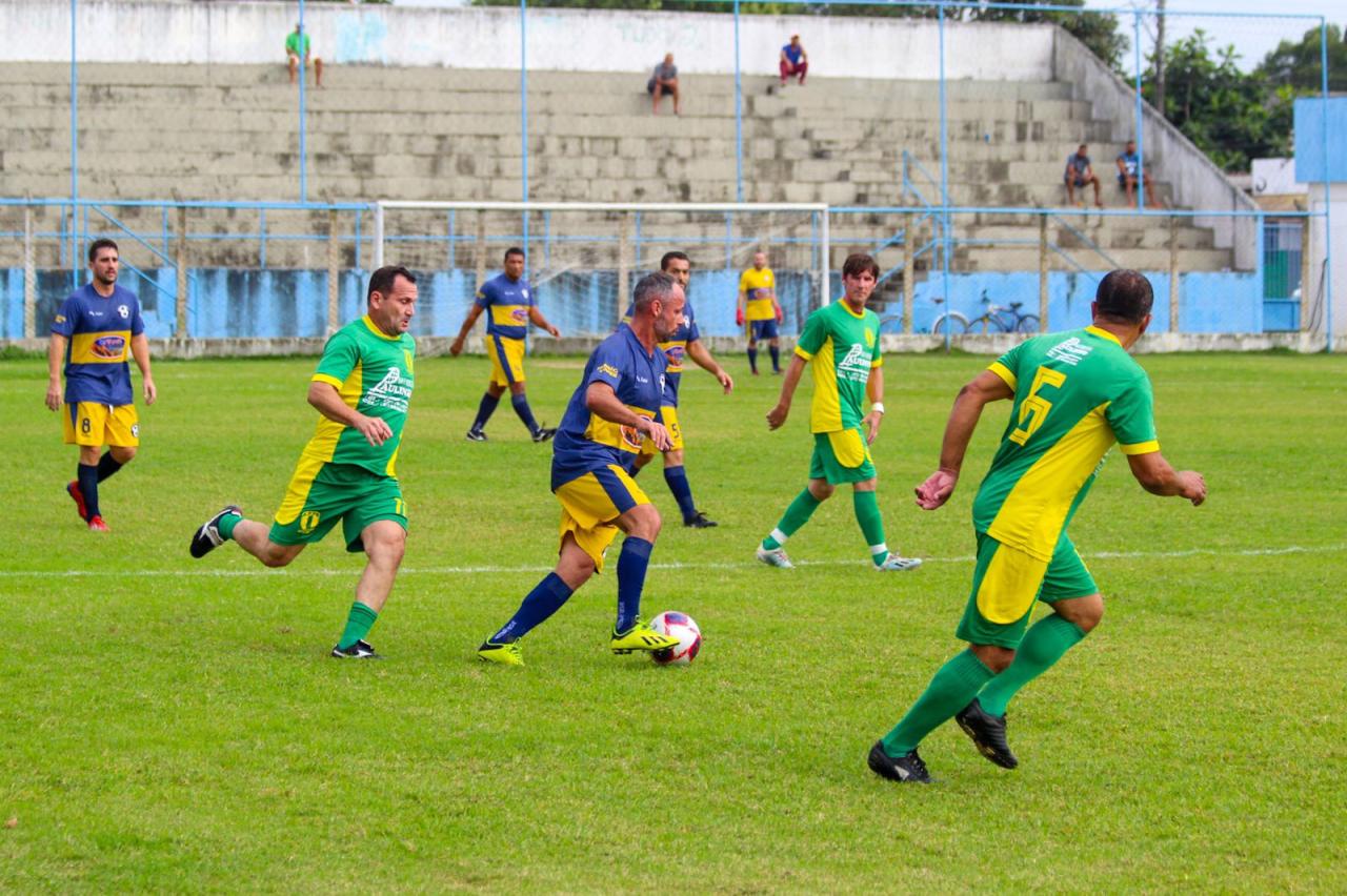Domingo de muitos gols em mais uma rodada do campeonato de futebol amador Master 40