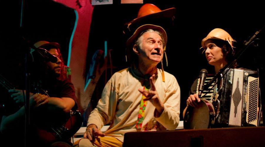 ​Espetáculo traz o cordel em apresentações na Barra do Jucu e Praia de Itaparica