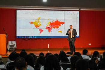 Palestra sobre combate à corrupção alcança mais de 200 estudantes de Vitória