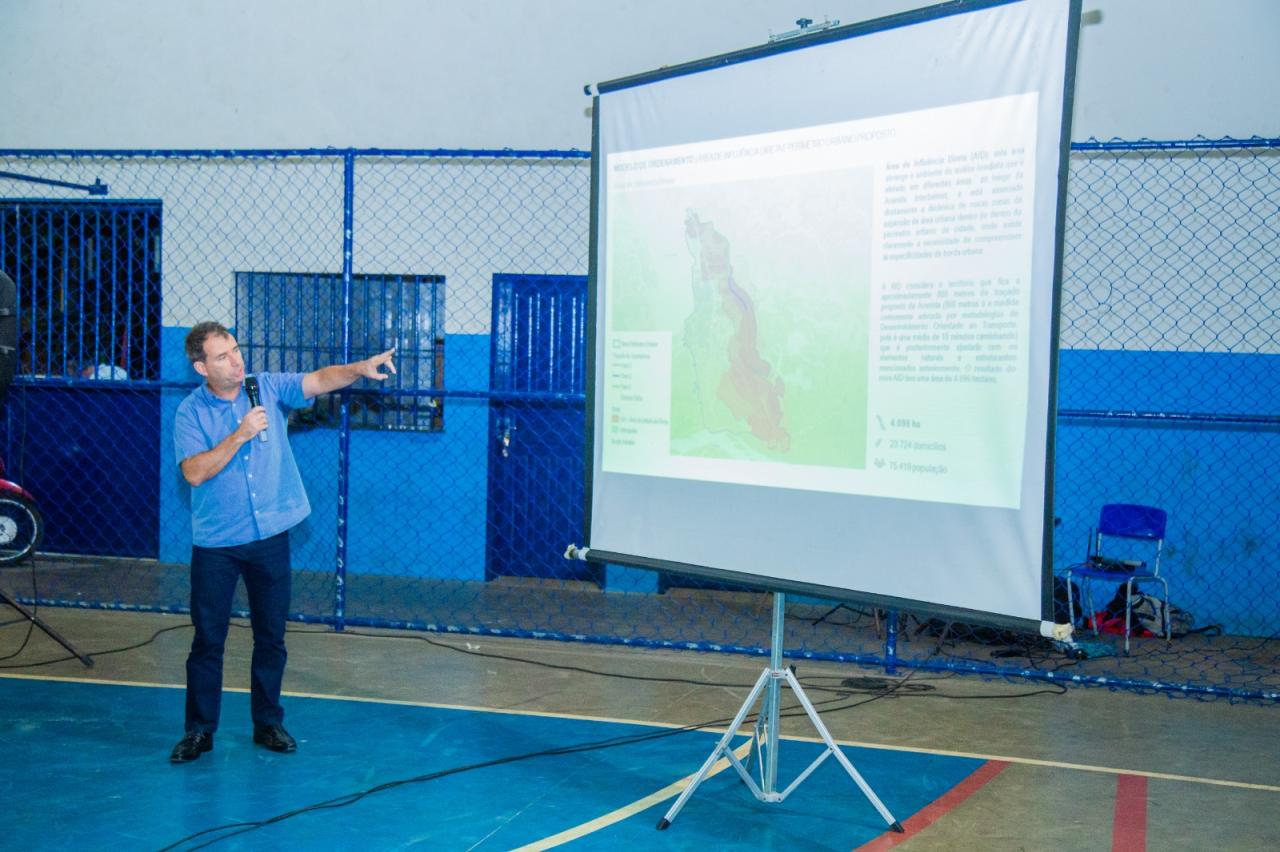 Prefeito Bruno Marianelli apresenta o Interbairros para os moradores do Nova Esperança