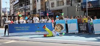 Secretaria de Assistência Social faz ação contra o trabalho infantil na Praça de Campo Grande