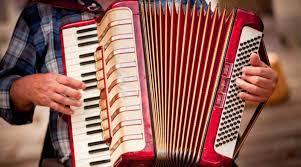 Biblioteca Pública de Cariacica oferece aulas de forró pé de serra de graça nesta quarta-feira (26)