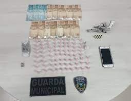 Com auxílio de Cerco Inteligente, Guarda Municipal apreende droga, arma e moto clonada em Cariacica-Sede