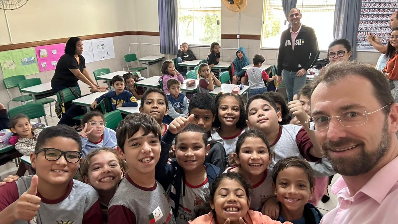 Fabrício Petri fala sobre gestão pública para alunos