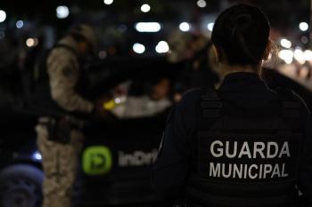 GMV realiza ponto de bloqueio e apreende arma com registro vencido
